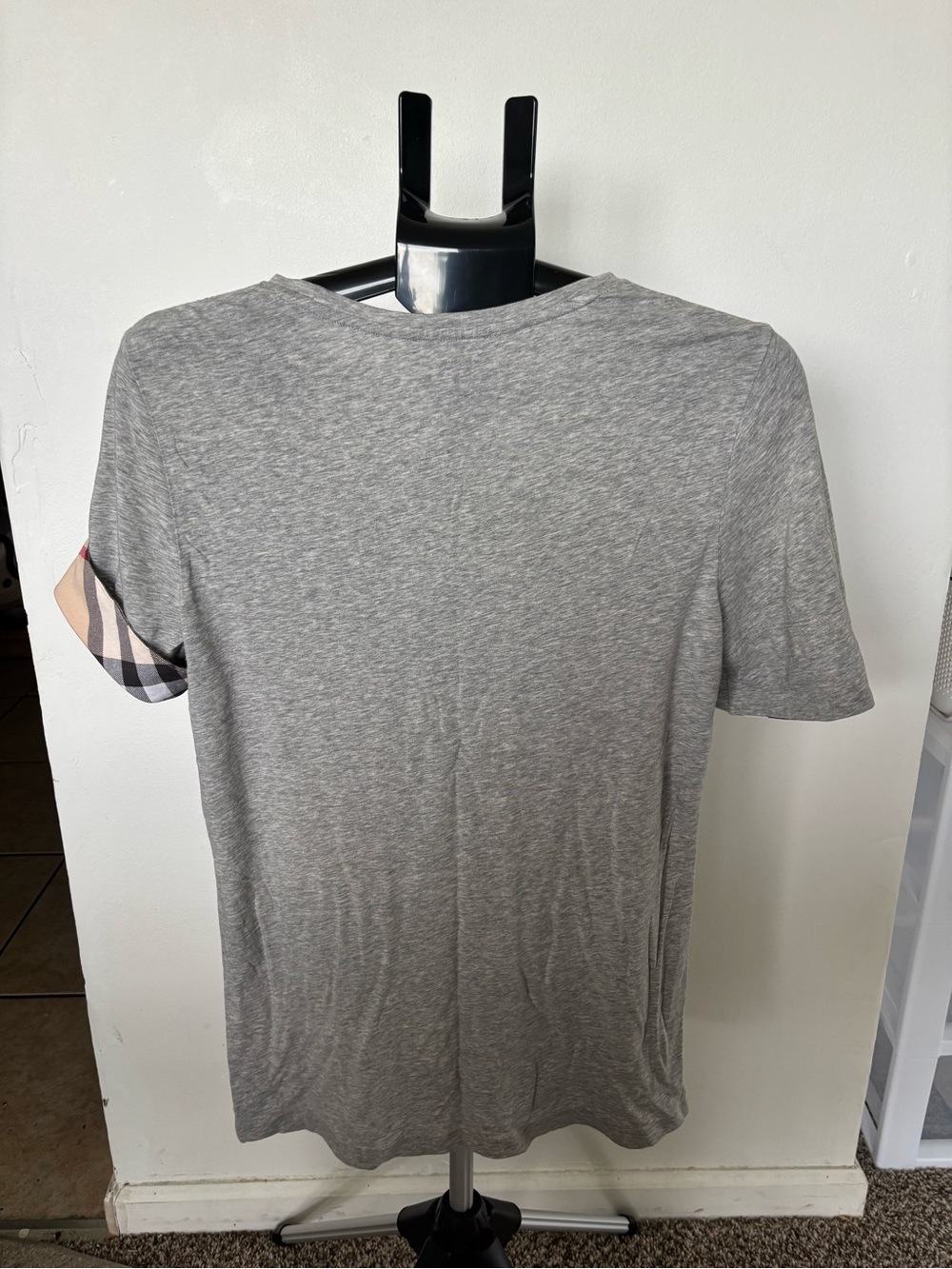 Burberry Gray Short-Sleeve Tee with Signature Plaid Cuff - Picture 6 of 7